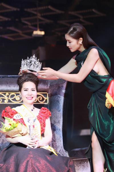 Trang phục hở hang không làm nên phong cách nghệ sĩ ảnh 1